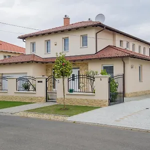 Apartman Aura, Hajdúszoboszló